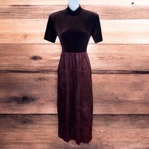 ❄️ 50% off winter Ronni Nicole vintage velvet crinkle dress S